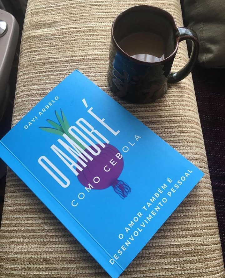 Livro o amor é como cebola